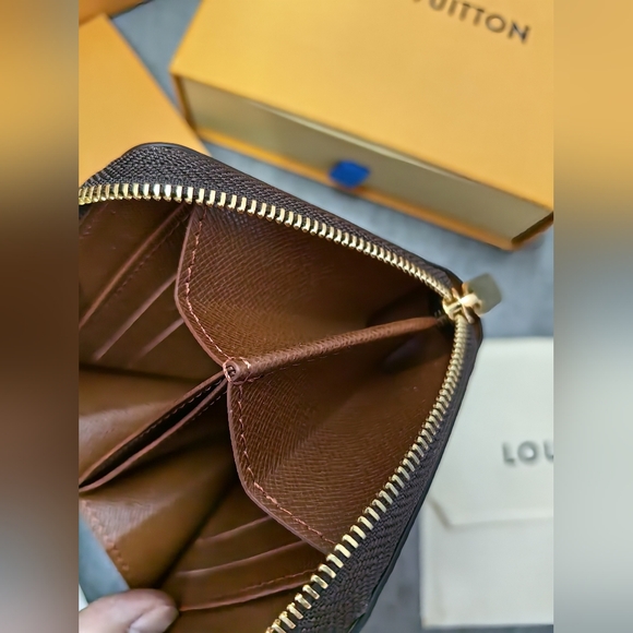 Louis Vuitton Monogram Zippy Coin Purse Wallet - Picture 10 of 13